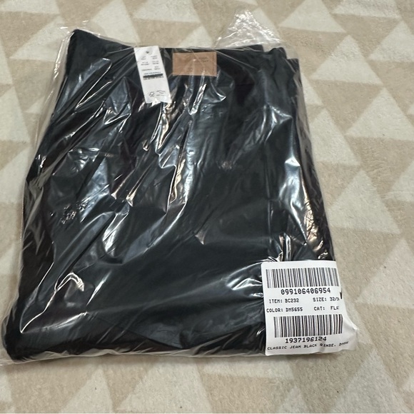 Jcrew Classic Straight-fit jean in black wash - Picture 3 of 4